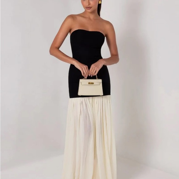 Elegant Black and Cream Maxi Dress